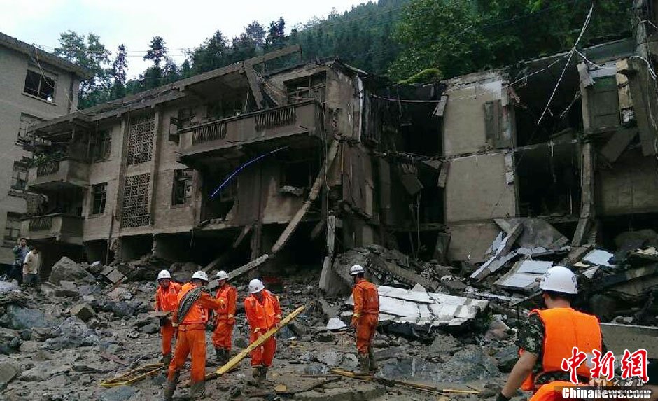 四川石棉特大山洪泥石流致9死10失踪