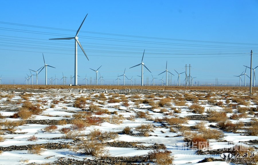 酒泉千万千瓦级风电基地别样雪景入眼来