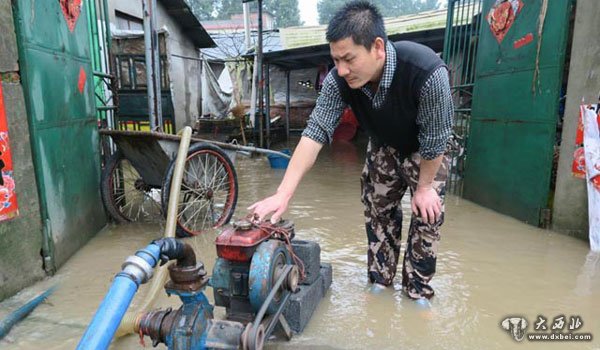 广西全州遭暴雨袭击 部分民房进水