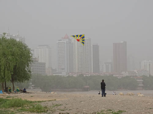 兰州出现浮沉天气