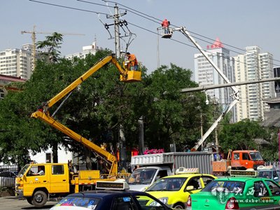 兰州对马拉松道的市政设施进行全面检修