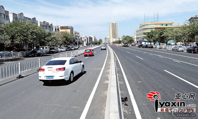 乌鲁木齐市阿勒泰路两条路段今日试通车 分别是西虹路立交桥至电池厂路口及河南路-苏州路东侧地面道路