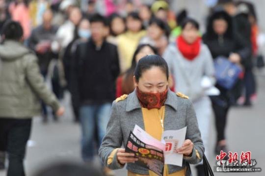 国考报名单日增长超10万人千余岗位仍无人问津