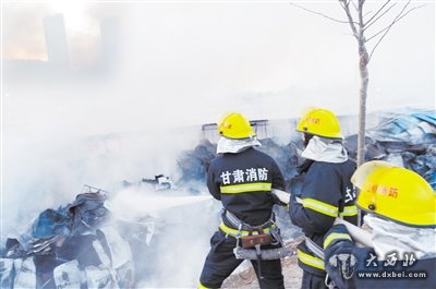 大青山蔬菜水果批发市场突发大火