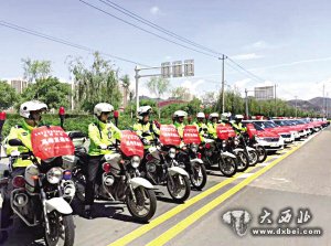 东岗交警“高考直通车”发车啦！