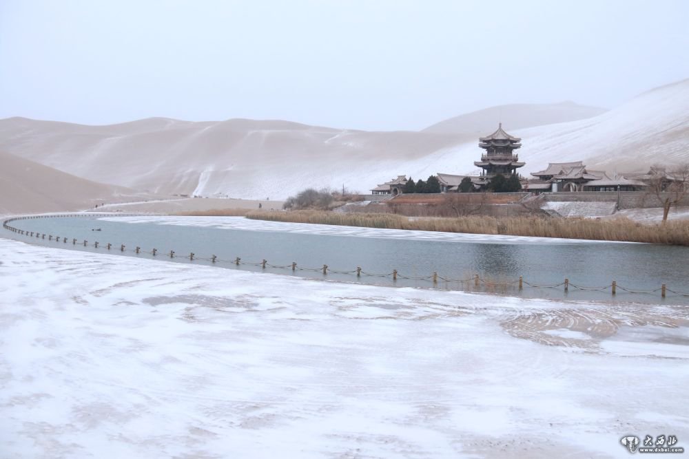 甘肃喜迎降雪 现北国风光